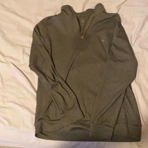 Nice dark grey pullover.